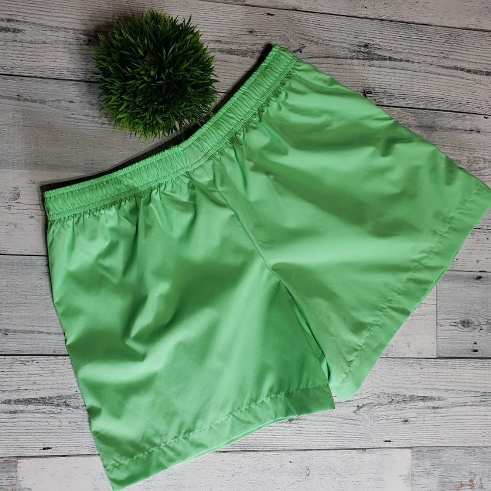 NWT Nike Women's Active Shorts Running Green Small S 4-6 - Picture 2 of 7